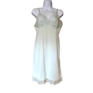 VTG 1960s Hollywood Vassarette Pale Green Lace Nylon Slip Dress Sz 36 S